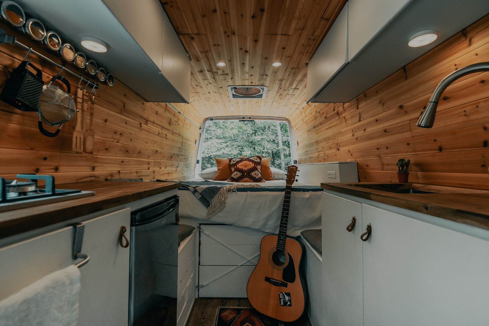 Guide complet de l&rsquo;aménagement du Berlingo utilitaire : optimisez l&rsquo;espace pour une efficacité maximale