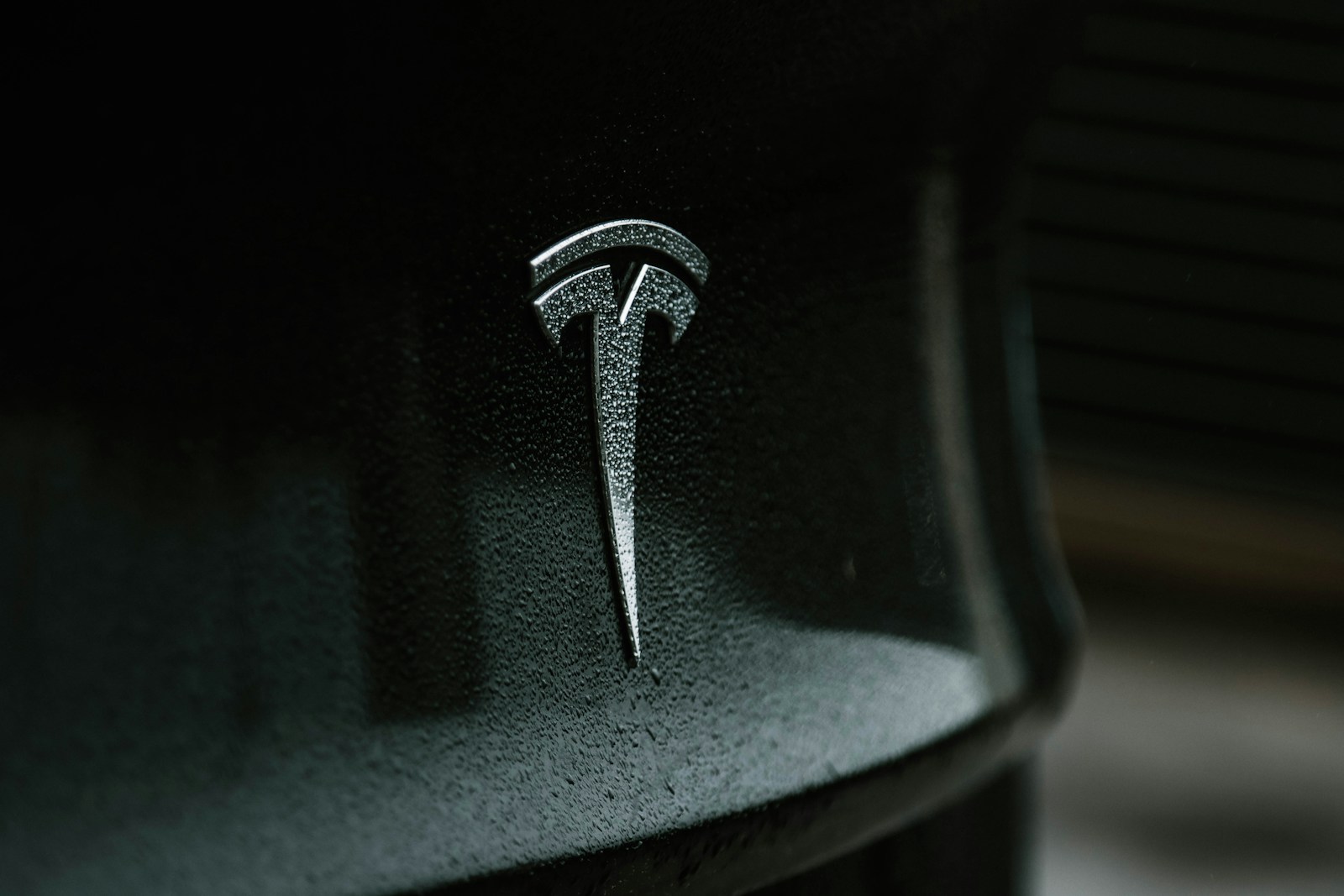 Quels accessoires pour customiser ma Tesla Model Y ?