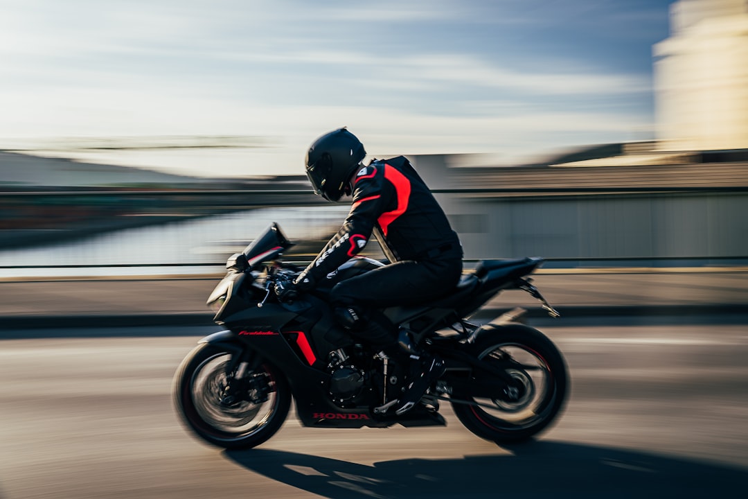 Quelle moto pour randonnée tout terrain ? Guide complet pour bien choisir